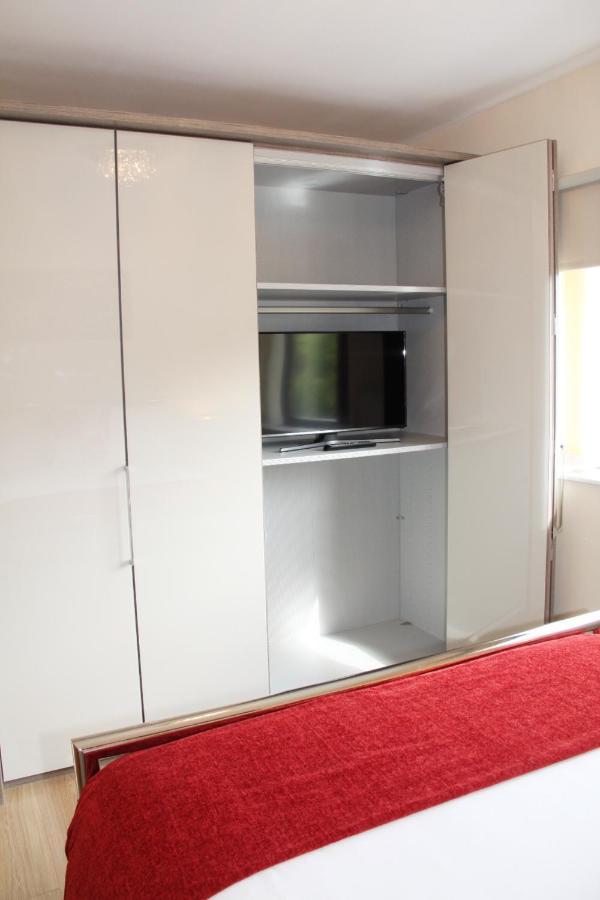 City Centre Town House With Riverside Views And Free Parking 1Bak York Exterior photo